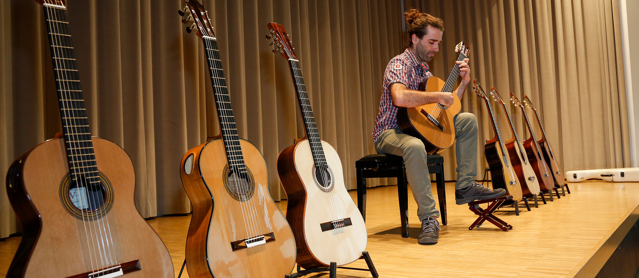 Guitar presentation